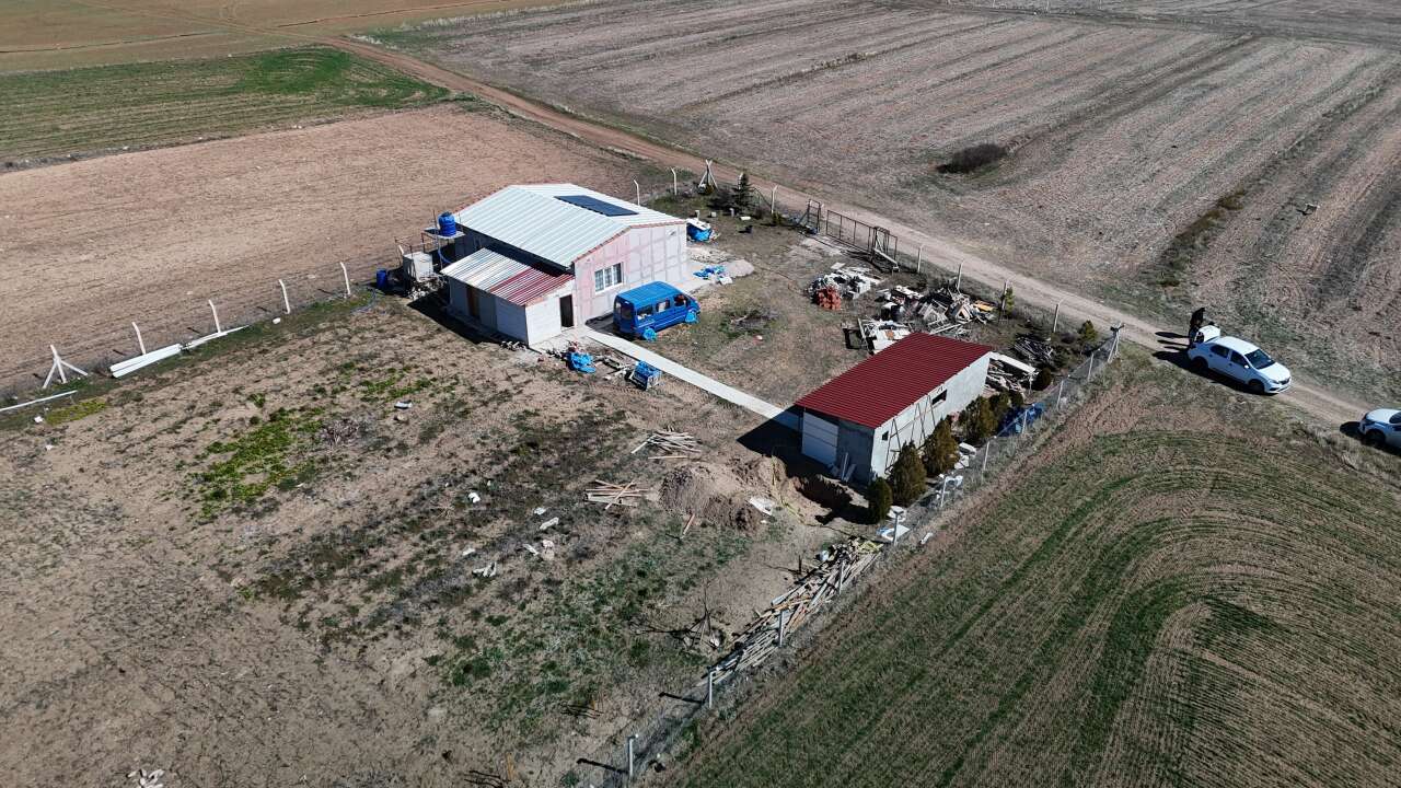 10 gündür kayıptı! Babası öldürüp bahçeye gömmüş 6